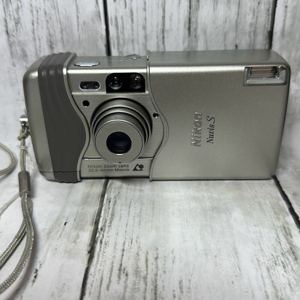 NIKON Nuvis S APS‎ Film 22.5 - 66mm Macro Camera Works Nikon Carrying Case